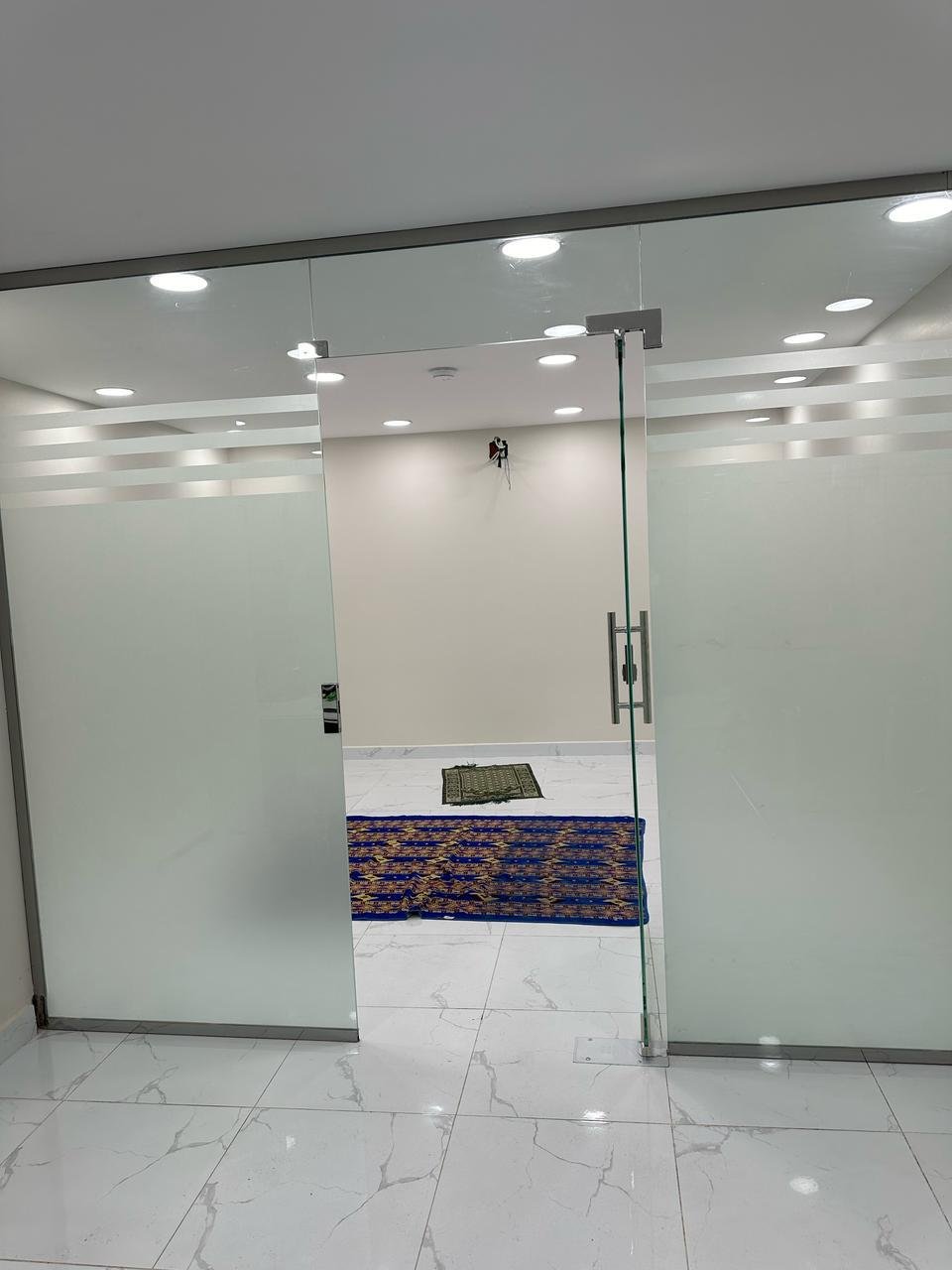 شركة تالا لتركيب ابواب زجاج